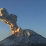 Popocatépetl smokes again