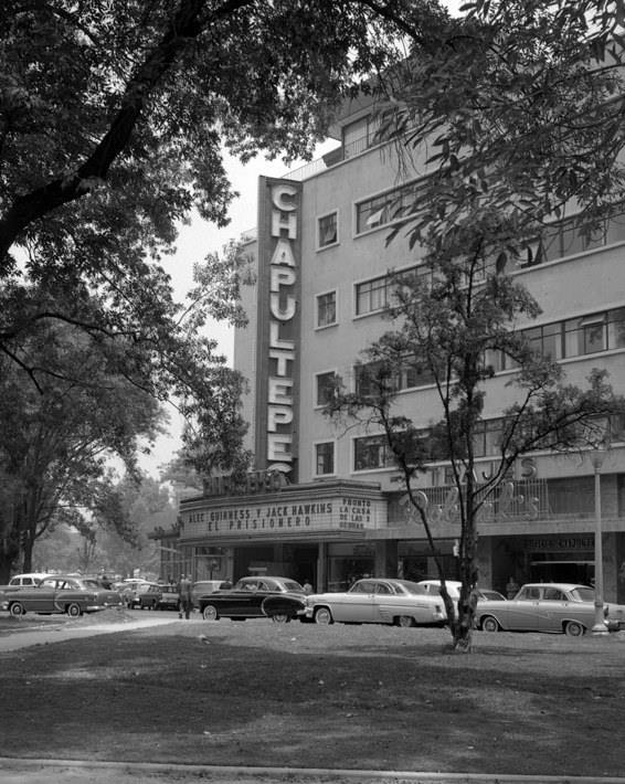 1955: Paseo de la Reforma 505, the site of Cine Chapultepec; now the location of Torre Mayor.